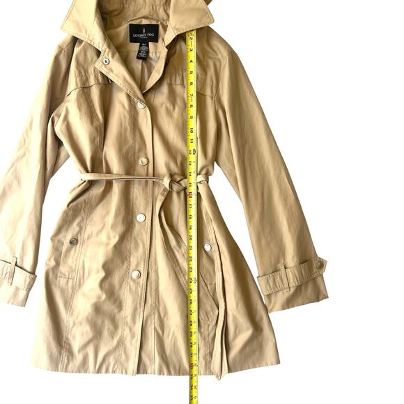 London Fog Women’s XL Hooded Trench / Raincoat – Classic Khaki, Belted & Lined - Picture 6 of 12